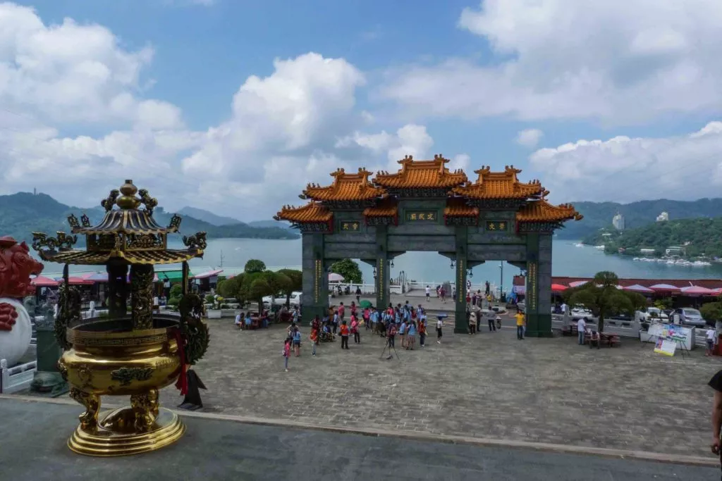 Taiwan Reisen: Tempel am Sonne Mond See