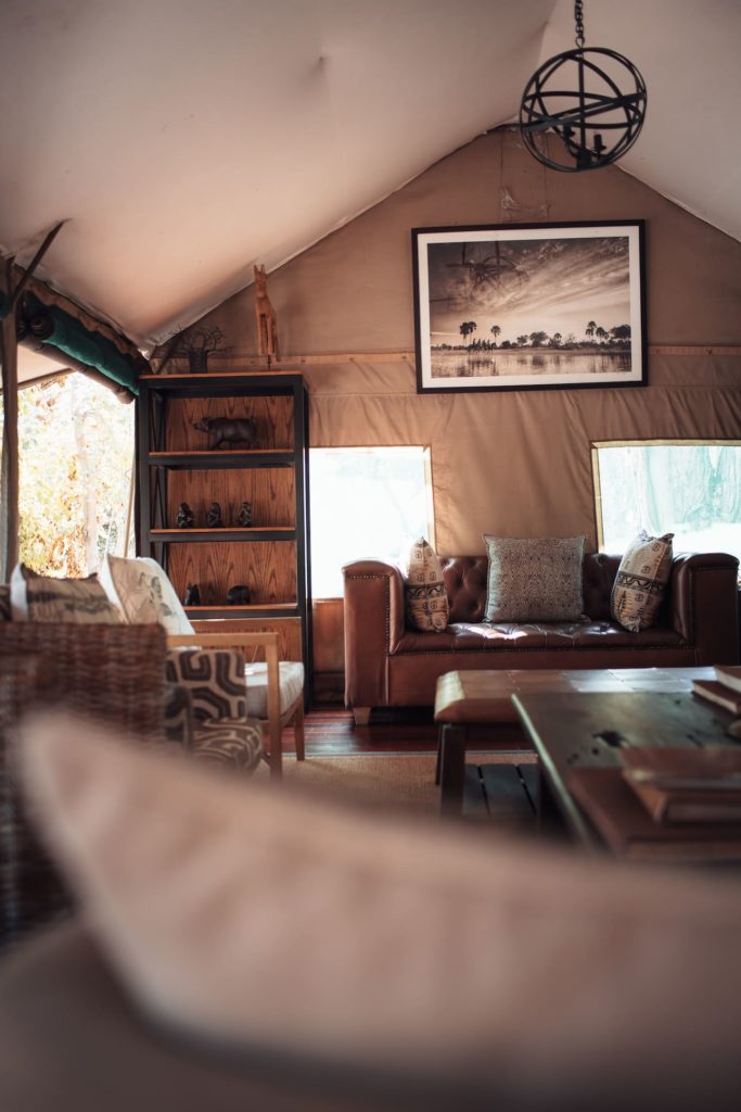 Je nach Reisezeit variieren die Preise für Lodges und Camps im Okavango Delta stark