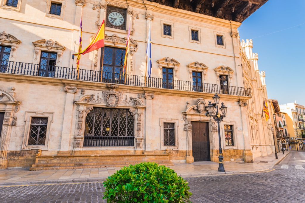 Das Rathaus von Palma an der Plaça de Cort