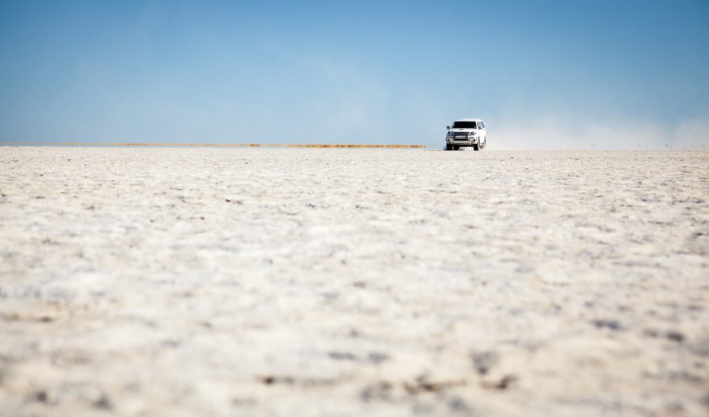 Die beste Reisezeit für einen Roadtrip durch die Makgadikgadi Salzpfannen in Botswana ist die Trockenzeit