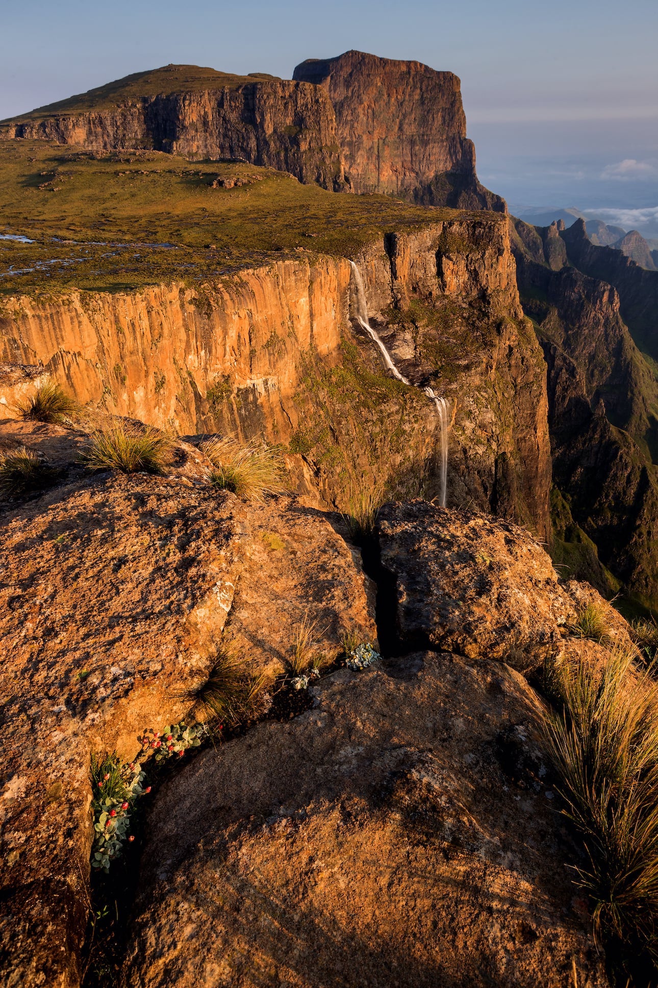 Die Tugela Falls gehören zu den Top-Sehenswürdigkeiten in den Drakensbergen in Südafrika
