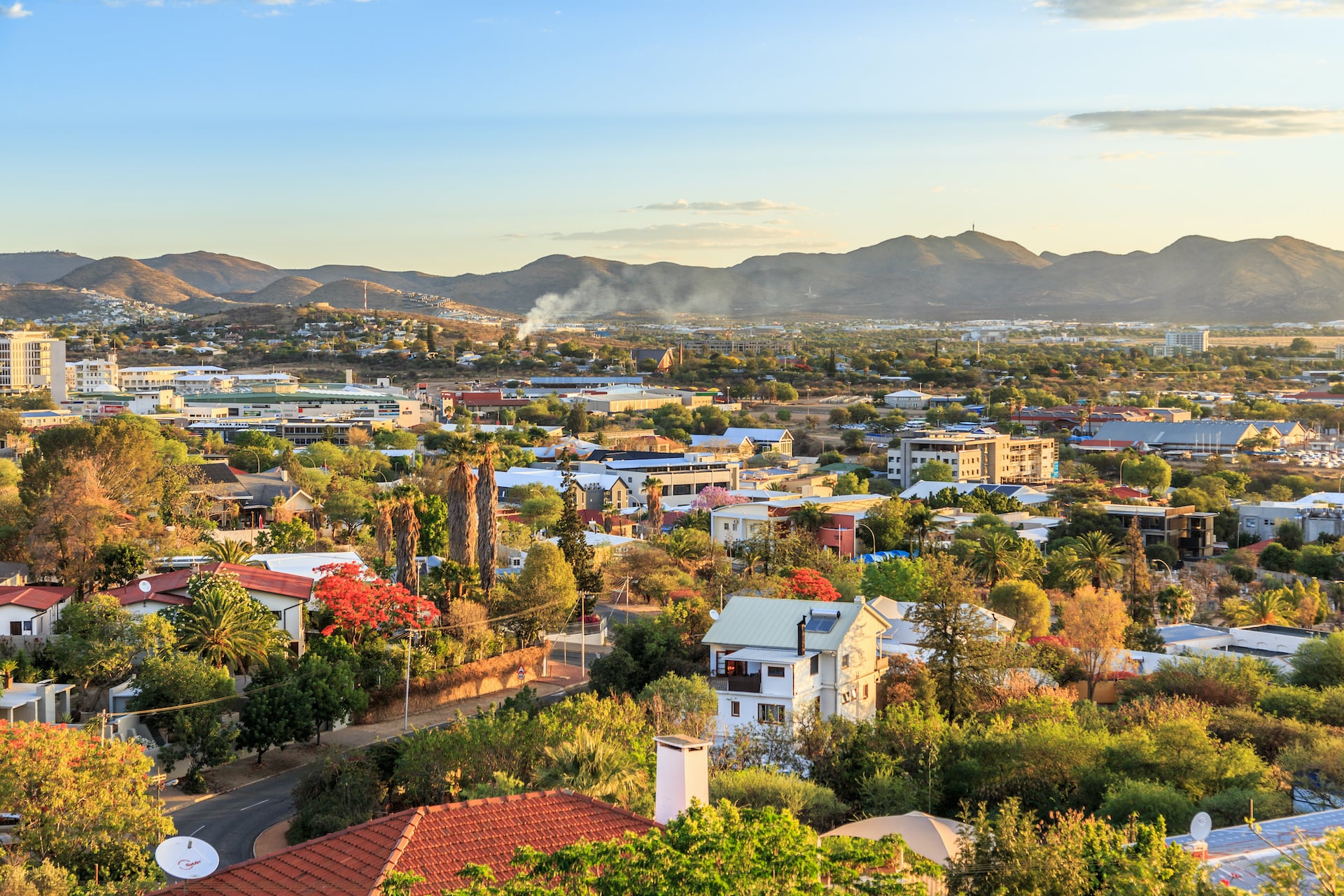 Windhoek in Namibia ist umgeben von Bergen