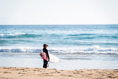 Urlaubscheckliste: Gut vorbereitet zum Surfen ans Meer