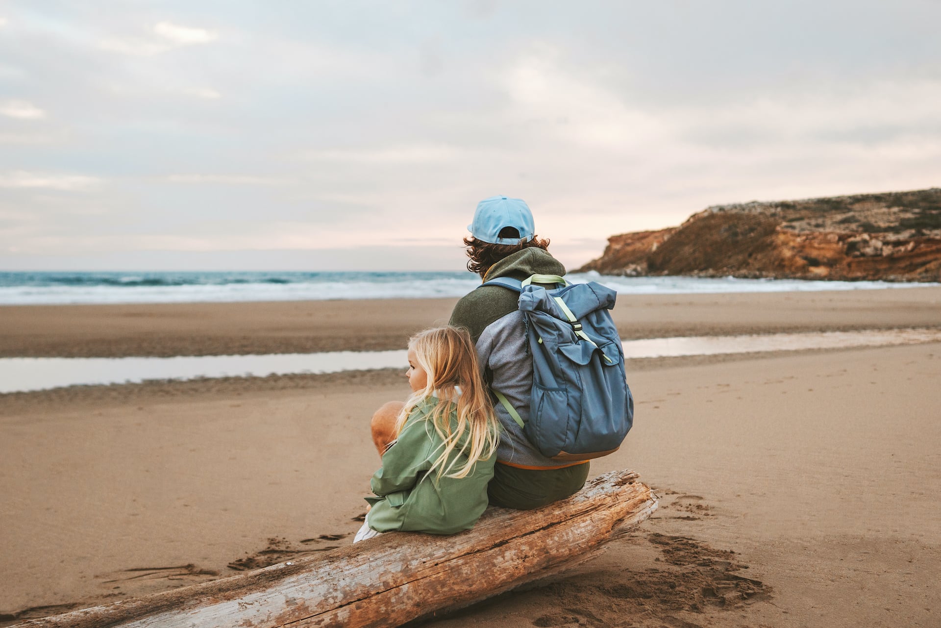 Urlaub Mit Kindern: Ideen für Familien - Vater mit Kind am Strand